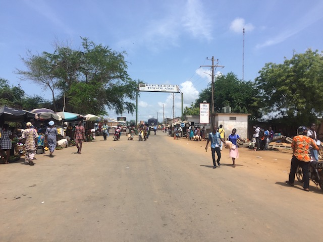 crossing into togo from benin guide border